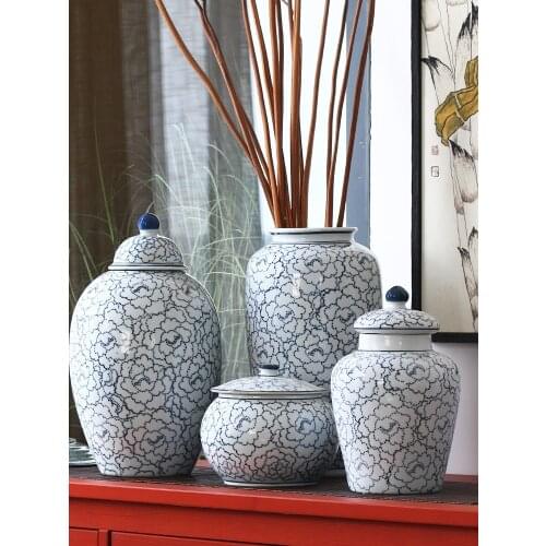 Chinese Style Blue And White Porcelain temple jar vase Hand Painted Porcelain Vase Jingdezhen Peony pattern porcelain Ginger jar