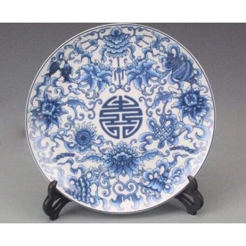 Exquisite Chinese Handmade Blue and White Porcelain Plate Painted With Beautiful Flowers
