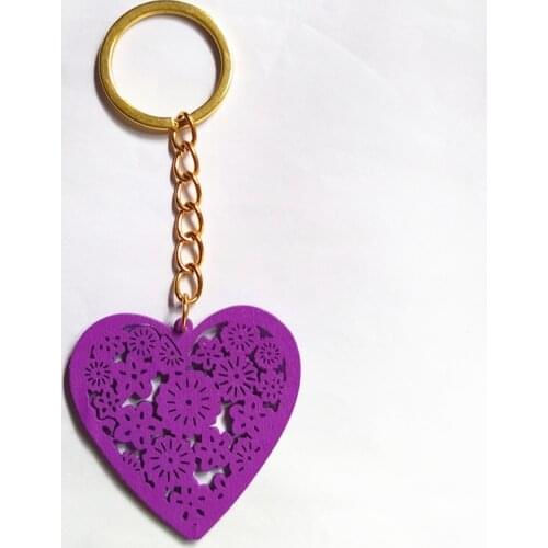 New Hollow Out Peach Key Chain 11cm Wooden Heart Key Ring Cute Colorful Pendant Bag Charming Car Key Holder Personality Gifts
