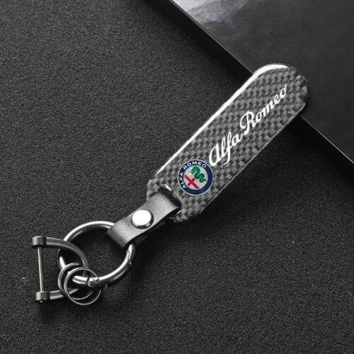 4S Carbon fiber Car Logo keychain 360 Degree Rotating Horseshoe Rings For Alfa Romeo 159 147 156 166 Giulietta Giulia Mito Spide