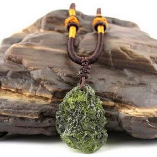 Free shipping charming 100% Natural Green Moldavite Aerolites Crystal Stone Pendant Energy Unique Necklace