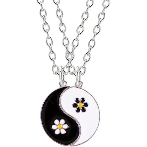 Daisy Necklace Women Chinese Style Tai Chi Gossip Round Couple Pendant Bff Friendship Necklace Men And Women Jewelry Accessories