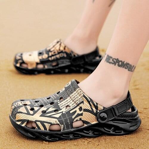 Summer Men Slippers Outdoor Massage Clogs Platform Garden Shoes Male Indoor Slides Bathroom Home Loafers Beach Sandals Flip Flop