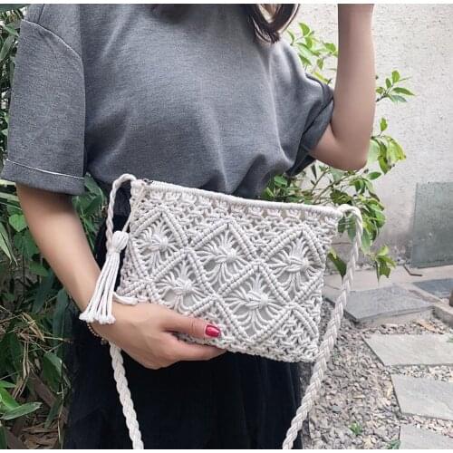 Fashion Woven Shoulder Bags Straw Summer Women Weave Crossbody Beach Travel Handbag Female Fringed Bag Women Messenger Bags