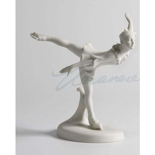 Skating Girl Sculpture/Ice Dancing Ballet Woman Statue/Nordic Interior Showpiece Fairy Garden Home Ceramics Figurine Decoration