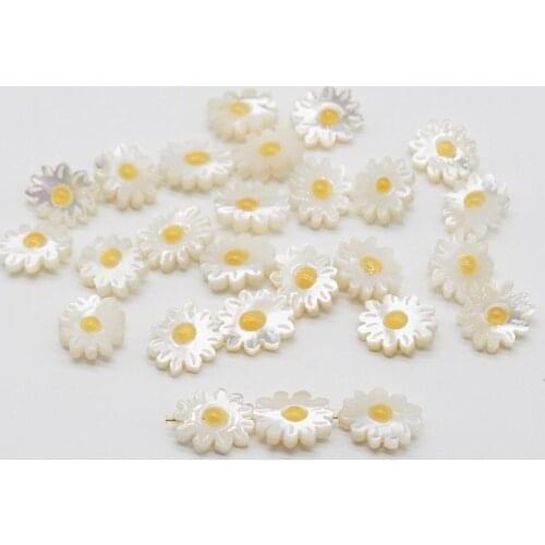 Natural Shell Flower Beads Yellow Heart Sunflower Small Daisy Shell Beads Necklace Bracelet Designer Jewelry Accessories