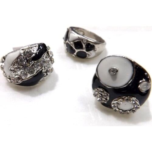 Unisex Metal Style Black And White Enamel Rings Mix Designed Crystal Alloy Rings 50pcs/lot
