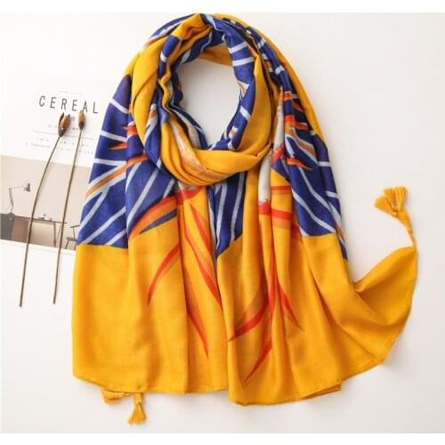 2020 Luxury Women Yellow Big Leaves Floral Viscose Scarf Ladies Long Shawl and Echarpe Print Scarves Female Beach Stole Bandanas