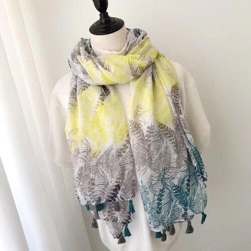 New 2018 leaves printed scarf,cotton viscose hijab in high quality,viscose scarf,Shawls and scarves,wraps shawls,korean style