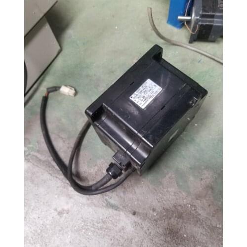 R88M-WP1K530H-S1 servo motor , used in good condition . 85% appearance new , good working , free shipping