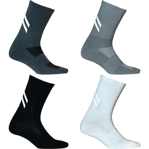 Comfortable And Skin-Frindly Sports Socks Breathable And Hygroscopic Cycling Sports Socks Anti-Sweat Outdoor Spors Socks