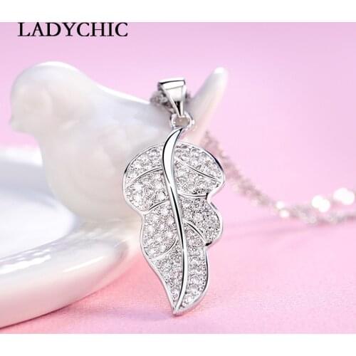 LADYCHIC Classic Design Romantic Zircon Stone Leaf Pendant Necklace Trendy Female Jewelry Chain Birthday/Festival Gift LN1104