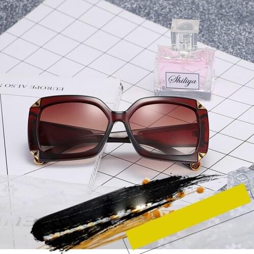 UANVIEW Women's Square Sunglasses