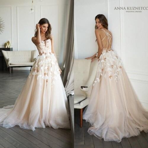 2021 Lace Wedding Dresses Spaghetti Straps Appliques Lace Bridal Gowns Custom Made Backless Sweep Train A Line Wedding Dress