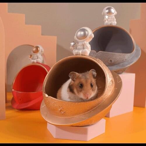 Hamster Nest Astronaut Small Guinea Pig House Cute Pet Hamster Accessories Summer Pet Sleeping Bed