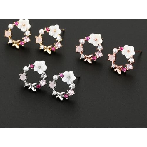 Cute Romantic New Colorful Pearl Stud Earrings for Women Charm Butterfly Flowers Shell Piercing Earring Jewelry Gift Brincos