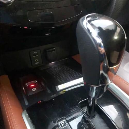 Car QI wireless charger for Nissan Qashqai J11 2019-2021 X-Trail T32 2014-2016 charging plate wireless phone charger holder