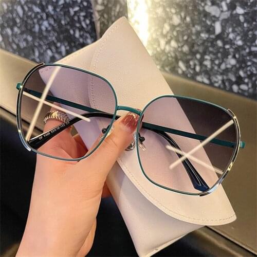 Vintage Metal Gradient Sunglasses Men Women Fashion Oversize Square Luxury Shades Sun Glasses Ladies Eyeglasses Oculos De Sol