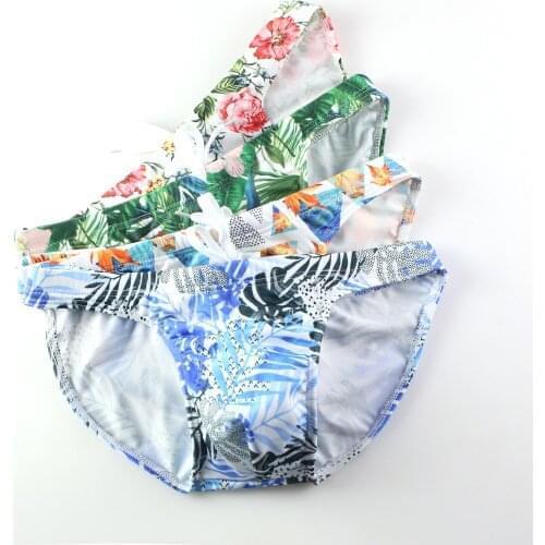 Mens Underwear Swim Trunks 2021 New Mens Swimsuit Sexy Swimwear Men Swimming Shorts Men Briefs Beach Sports Swimming Shorts