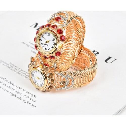 2020 new female table han edition fashion students watch spring chain round ms diamond-encrusted bracelet watch