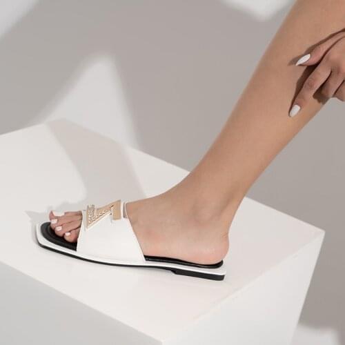 2021 Summer Fashion Sandals Shoes Women Flat casual Summer slides Indoor Outdoor Flip-flops Beach Shoes Female Slippers