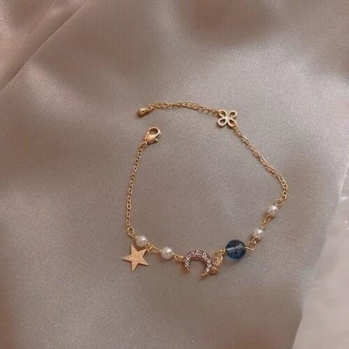 Girl Heart Bracelet Hot Student Korean Temperament Half Moon Bracelet For Women Girlfriends Sisters Chain Star and Moon Bracelet