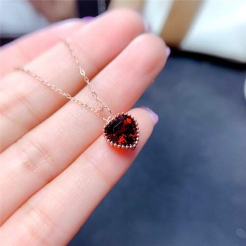 WEAINY Natural Garnet Necklace S925 Silver Pendant Natural Gemstone Heart-shaped Garnet Pendant 8*8mm Garnet with Certificate