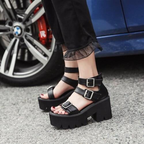 Summer Hot-Selling One-Word Buckle European And American Fashion Temperament High-Heeled Ladies Sandals With Waterproof Platform