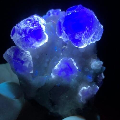 Natural blue fluorescent sky eye, ladder purple heart fluorite and crystal point symbiotic mineral home repair decoration