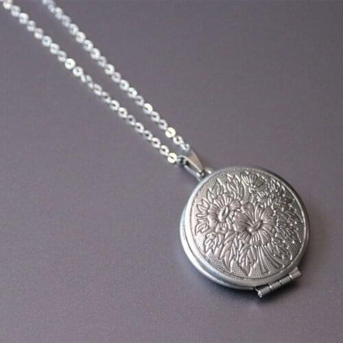 1pc Engraved Lotus Photo Frame Pendant Necklace Stainless Steel Charms Locket Necklaces Women Men Lucky Fashion Memorial Jewelry