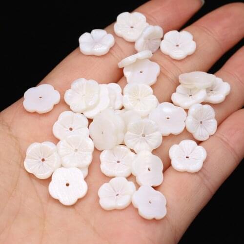 10PC New Flower Shell Loose Beads Carved Natural Mother of Pearl White Shell Beads for DIY Craft Earrings Hairpin Making Jewelry