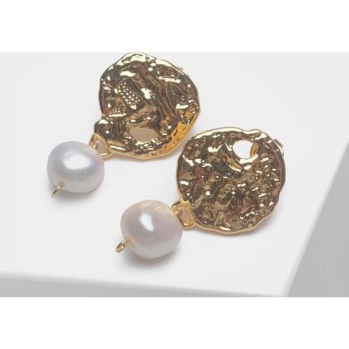 Amorita boutique Stylishirregular hollows pearl drop earrings
