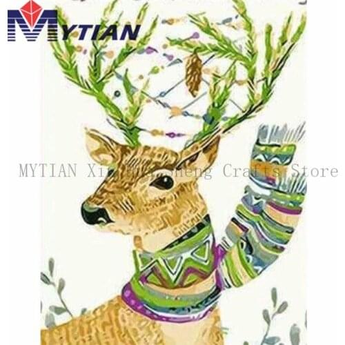 Winter Deer in Scarf, 5D Diamond Painting Art Kit Full Square Round Drill Dimand Embroidery Animals Cross Stitch Home Decoration