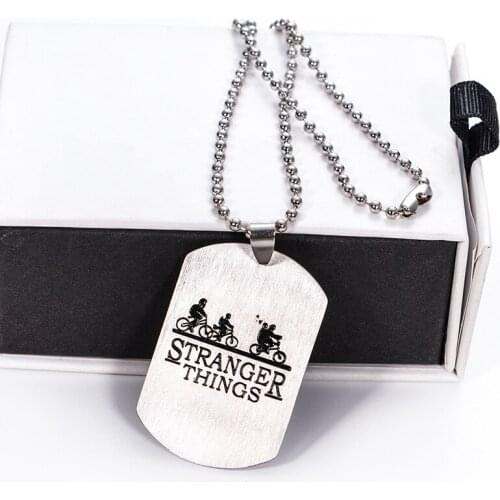 Stranger Things Anime "Friends Don't Lie" Choker Necklace Letters Pendant Necklace Party Wedding Travel Gift Jewelry