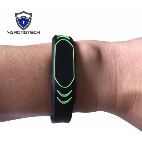 2PCS New Design 13.56MHZ ISO14443A MIFARE Classic 1K black NFC Silicone rfid wristband