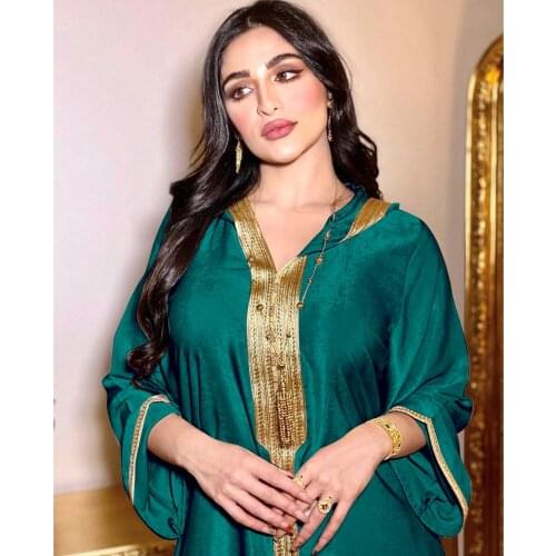 Muslim Fashion Ladies Hooded Velvet Dress Abaya Embroidery Jalabiya Red White Green Robe with Hat Dubai Turkey Kaftan 2021 New