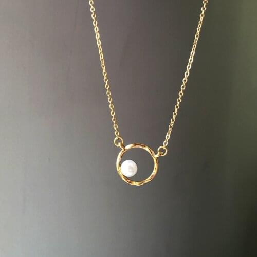 2020 Summer Japanese Style Simple Geometric Round Circle Pendant Necklace Elegant Simulated Pearl Clavicle Chain Necklace Women