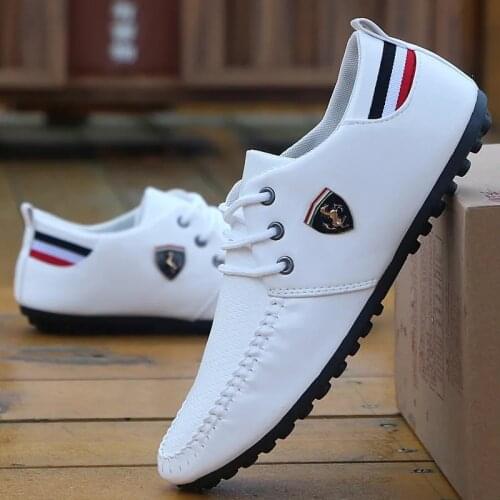 2021 Breathable Solid Color Non-Slip Mens Lightweight Driving Shoes Spring And Autumn New Peas Shoes British Sports Shoes 38-46