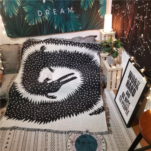 Cartoon sofa blanket abstract dragon homestay layout leisure cover throws personality creative knitted thread blanket tapestry