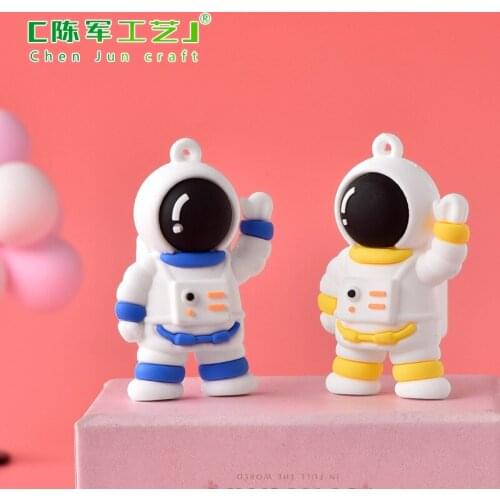 Resin Astronaut Figurines Fashion Spaceman Sculpture Decorative Miniatures Cosmonaut Statues Gift For Man & Boyfriend