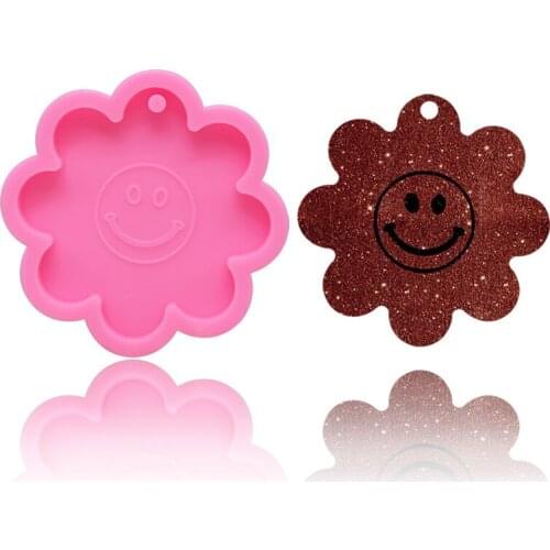 DIY shiny smiley flower shape epoxy resin keychain mold chocolate fudge silicone mold custom keychain pendant mold 8cm