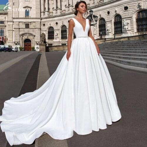 EVALOVE New Arrival Sexy V-Neck Backless A-Line Wedding Dress Luxury Crystal Sashes Bride Satin Custom-Made Vintage Bridal Gown