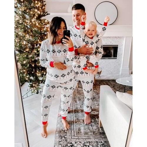 2021 Winter Christmas Family Matching Pajamas Set Green Printed Long Sleeve T-Shirt+Long Pants Soft Casual Mommy and Me Clothes