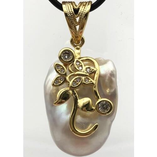 Natural white Irregular Baroque Pearl Pendant Leather Cord Necklace clasp