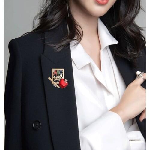 1Pcs Christmas Brooches for Women Party Suppliy Fashion Accessories Enamel Fruit Style