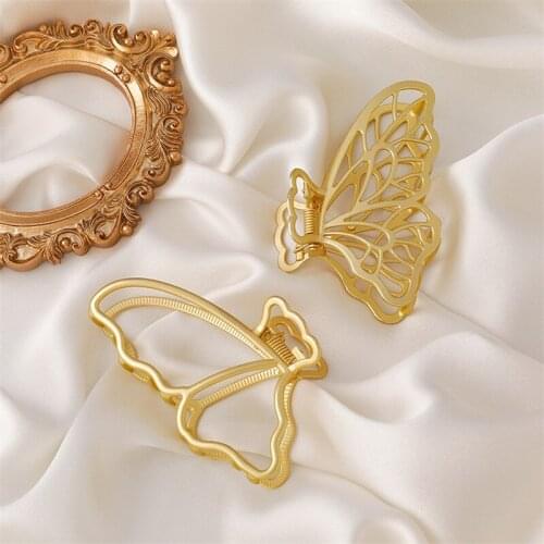 Korean 2021 New Gold Color Vintage Metal Hollow Butterfly Hair Claws Clips For Women Hair Tools Accessories