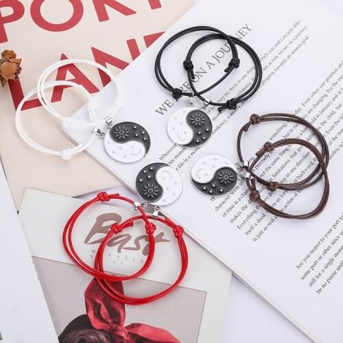 New Hot Selling Yin And Yang Stitching Sun Moon Alloy Two Petals Pisces Couple Pendant Bracelet Fashion Jewelry Accessories Gift