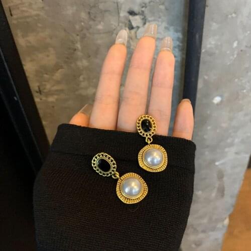 2021 Korean Fashion Jewelry New Gold Plated Round Metal Rhinestone Pearl Earrings Orecchini Bijoux Stud Earrings For Women