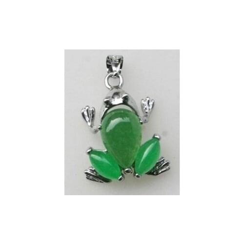 Beautiful green jadestone frog shape pendant necklace 1pcs