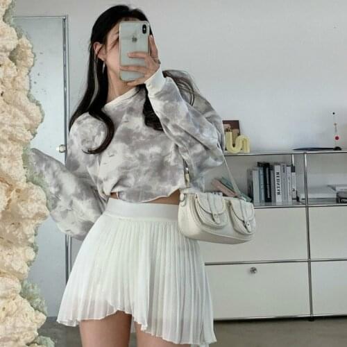 Korean Style Fashion Tie-dye Street Style Short Tops 2021 Spring New Hoodless Printing Sports Style Long-sleeved Hoodies Women
